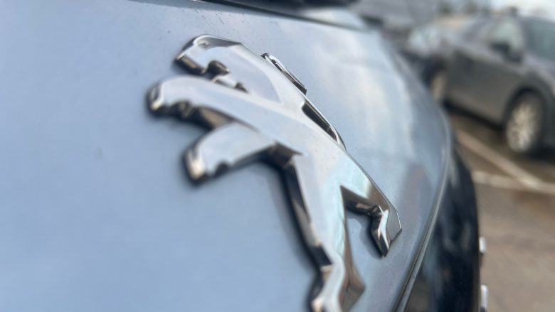 Peugeot 208 1.2 PureTech 100 Allure Premium + 5dr Petrol Hatchback